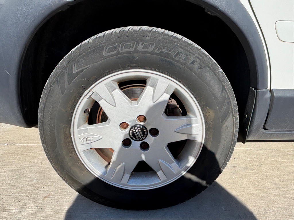 2005 Volvo XC70 Image 14