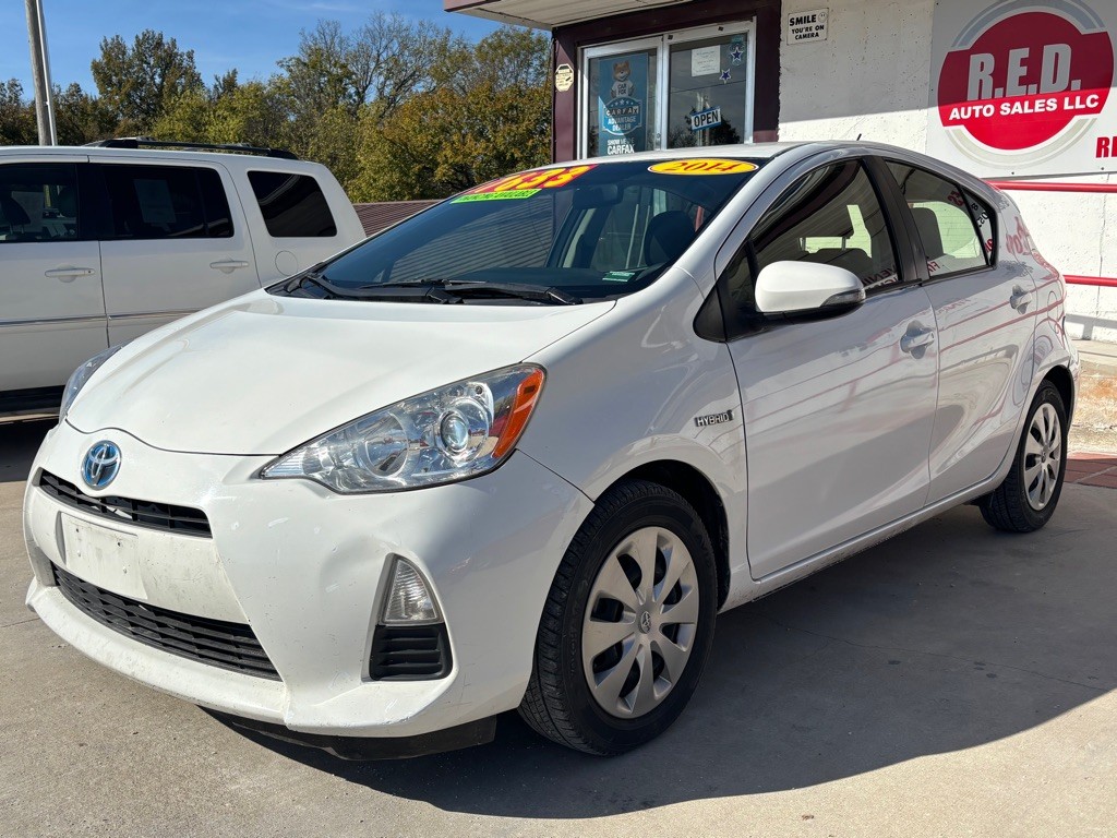 2014 Toyota Prius Image 1