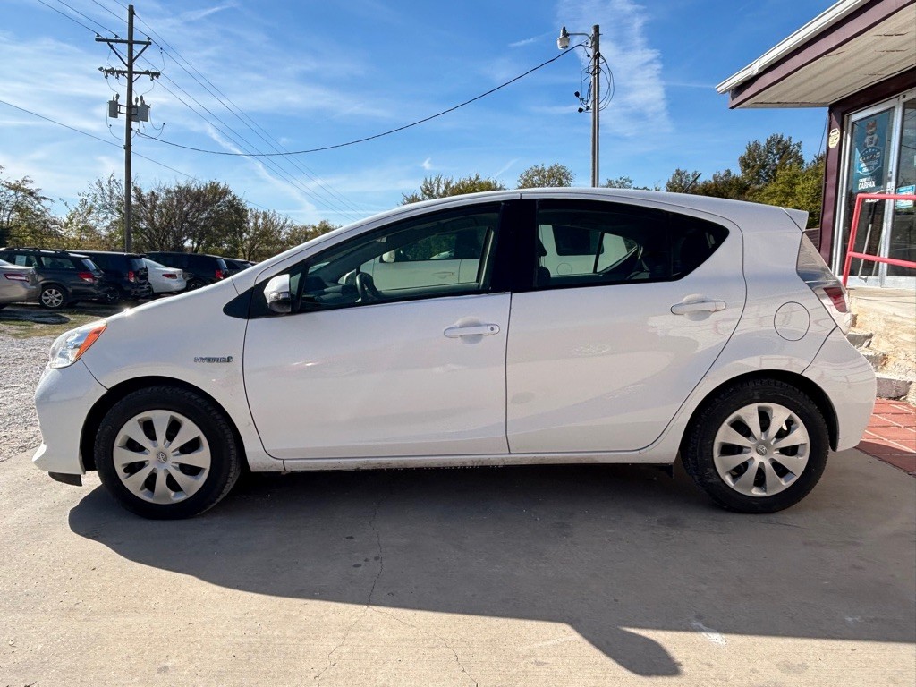 2014 Toyota Prius Image 4