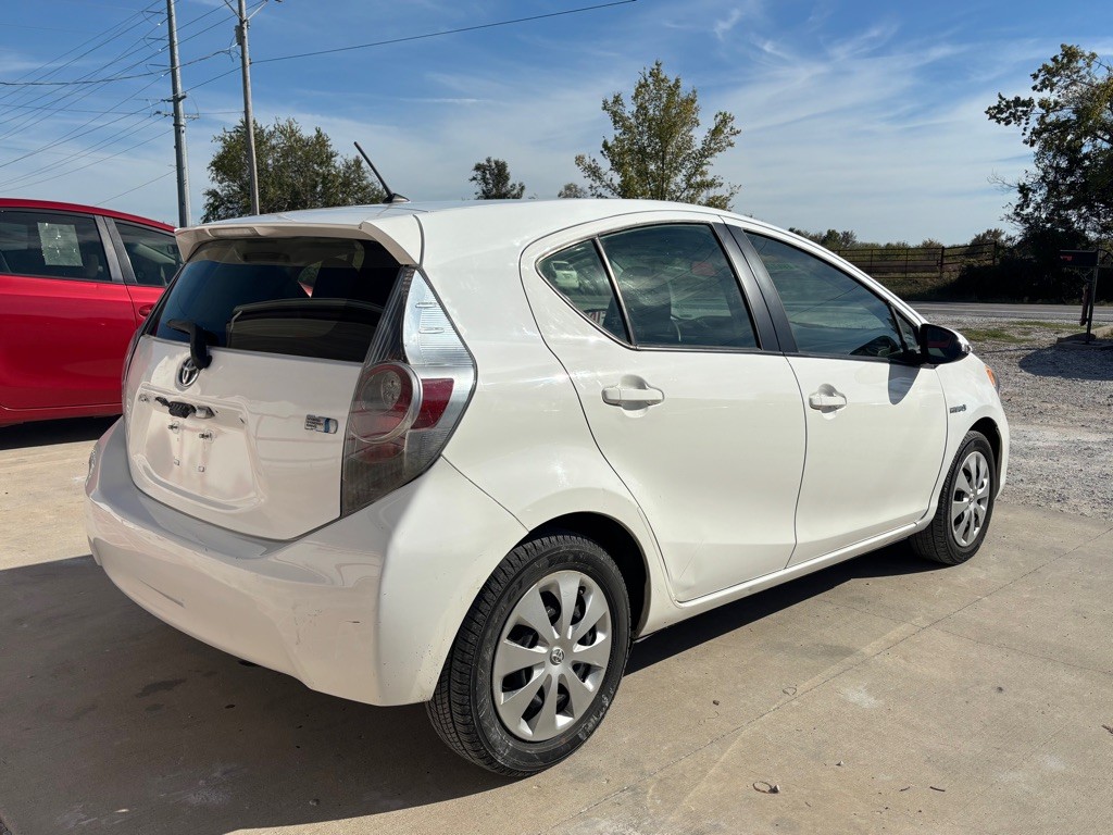 2014 Toyota Prius Image 6