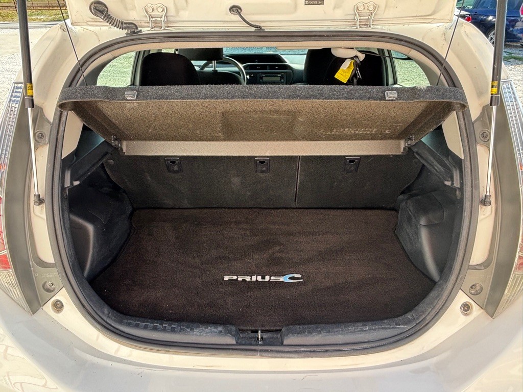 2014 Toyota Prius Image 13