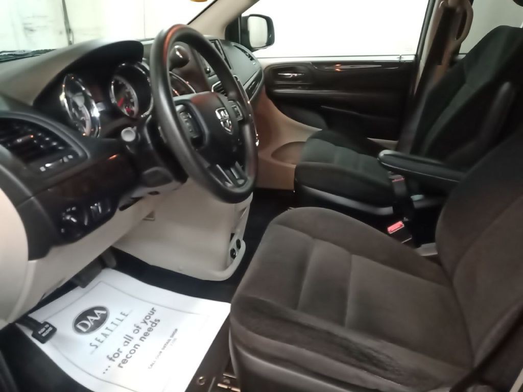 2018 Dodge Grand Caravan Image 5