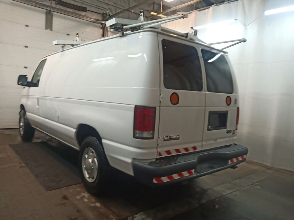 2007 Ford Econoline Image 3