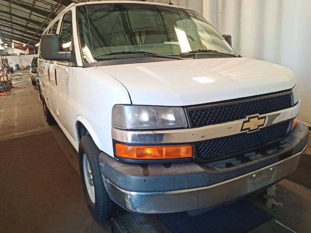 2013 Chevrolet Express Image 2