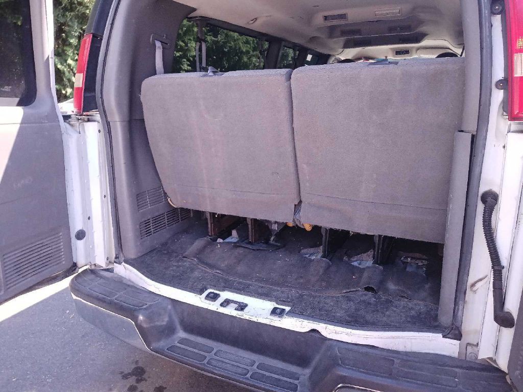 2013 Chevrolet Express Image 3