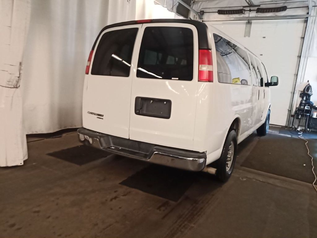 2013 Chevrolet Express Image 4