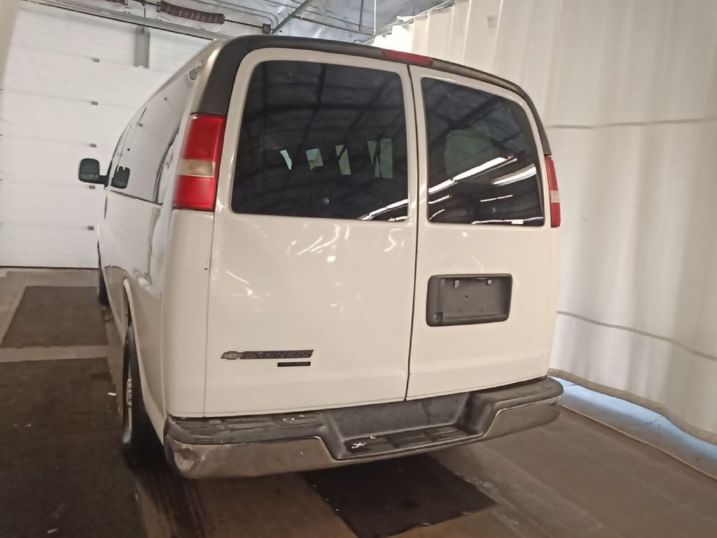 2013 Chevrolet Express Image 5