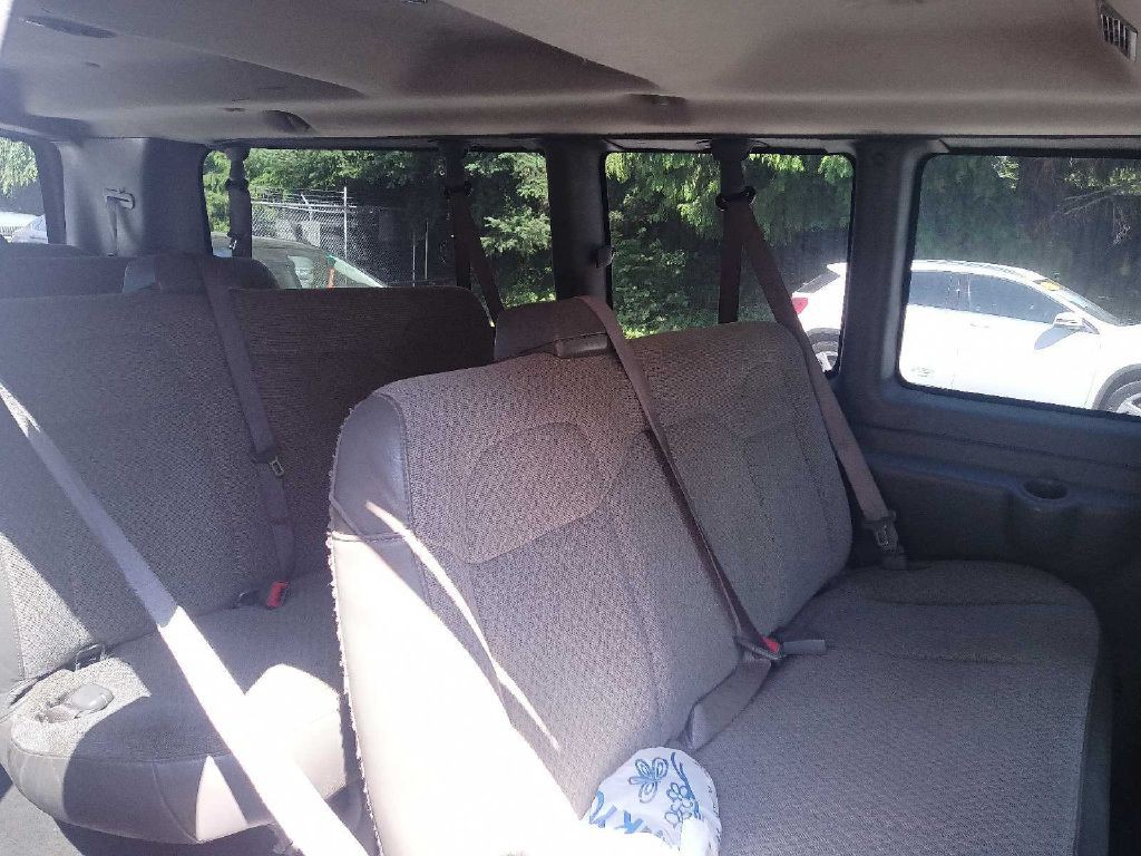 2013 Chevrolet Express Image 9
