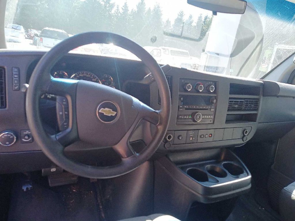 2013 Chevrolet Express Image 11