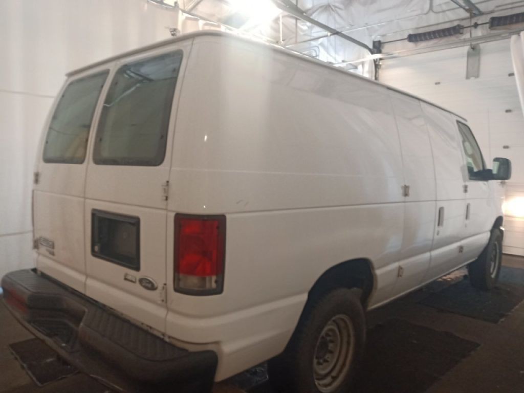 2014 Ford Econoline Image 2