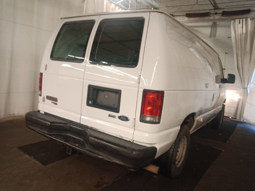 2014 Ford Econoline Image 3