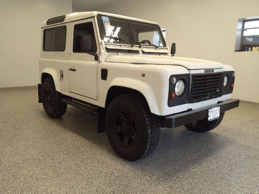 1998 Land Rover Defender Image 1