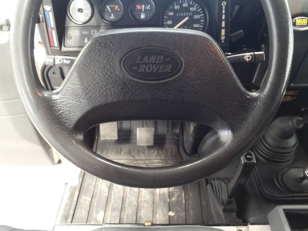 1998 Land Rover Defender Image 8