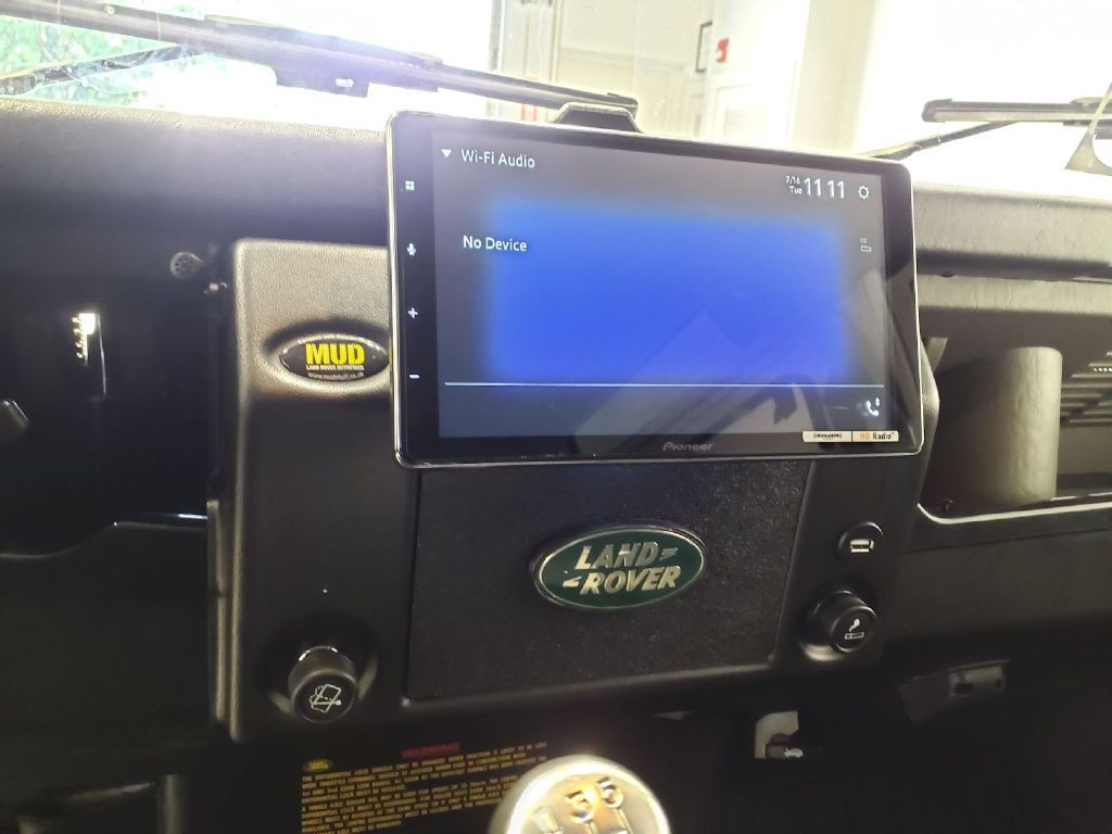 1998 Land Rover Defender Image 9