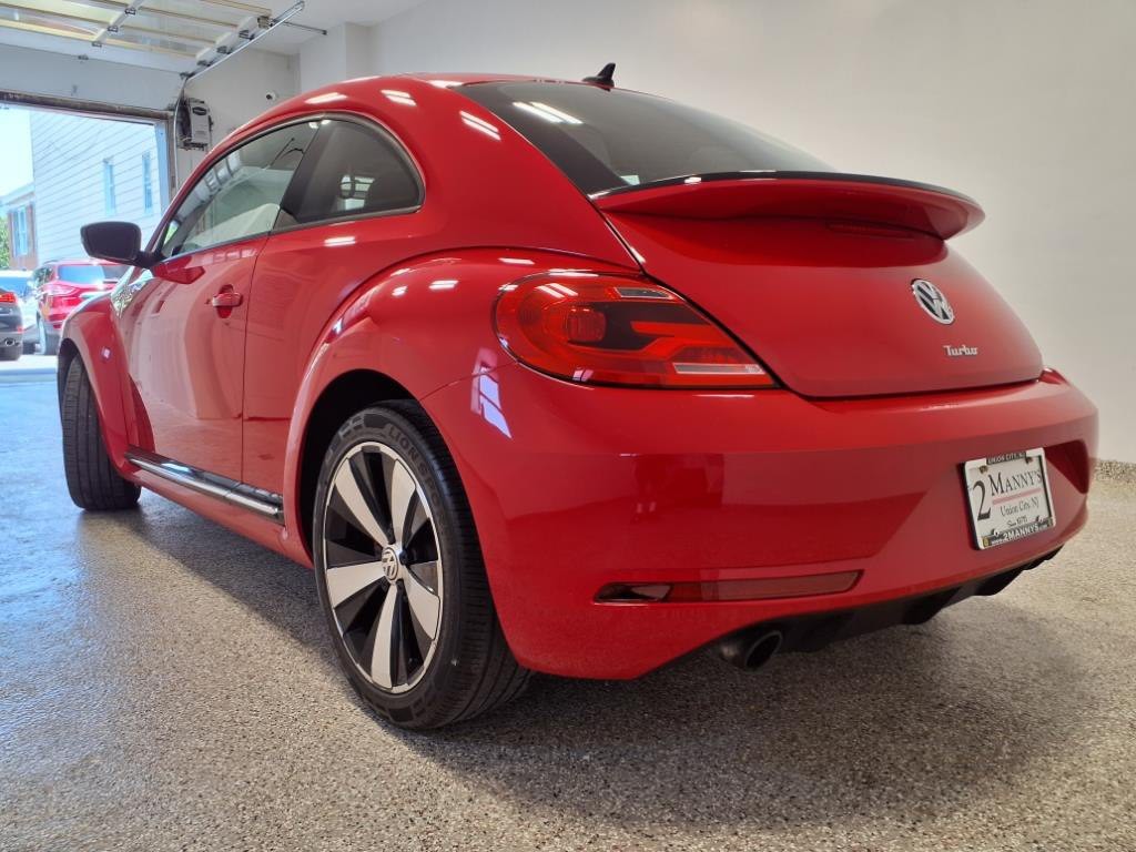 2014 Volkswagen Beetle Image 2