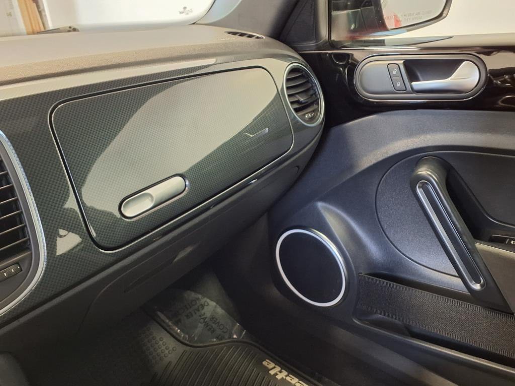 2014 Volkswagen Beetle Image 15