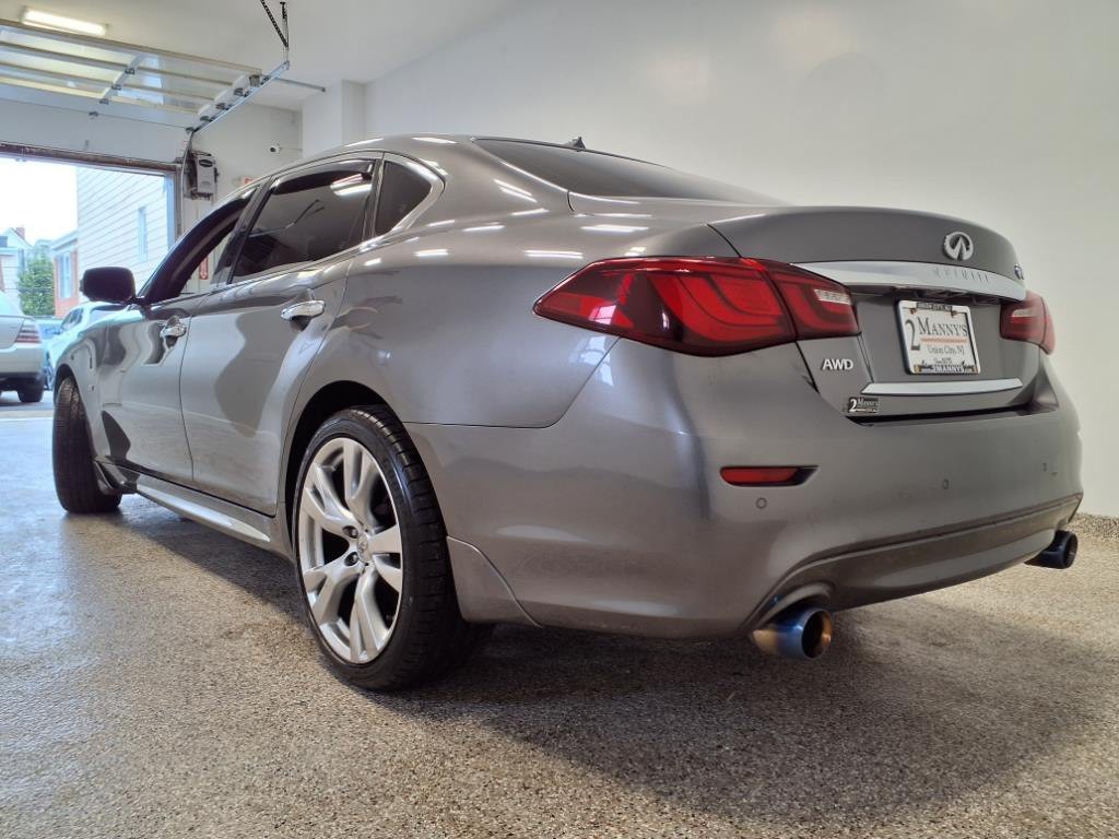 2018 INFINITI Q70 Image 2