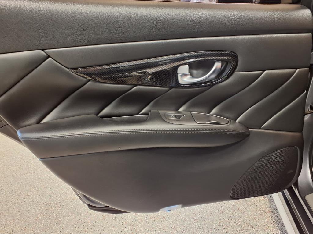 2018 INFINITI Q70 Image 9