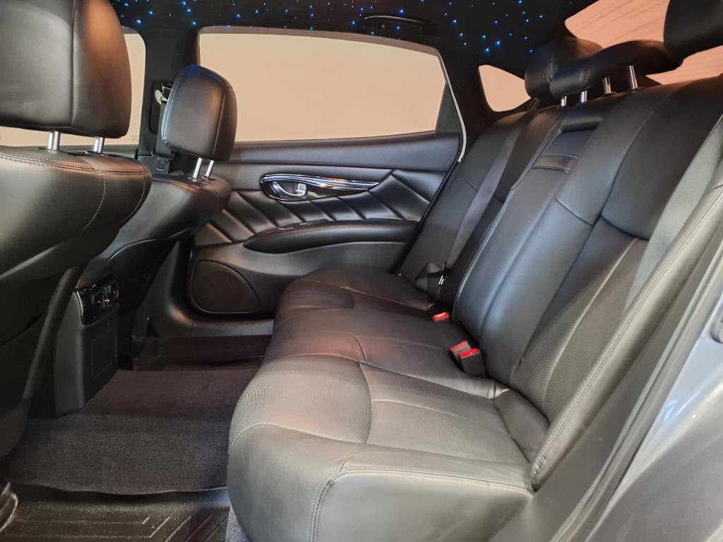 2018 INFINITI Q70 Image 10