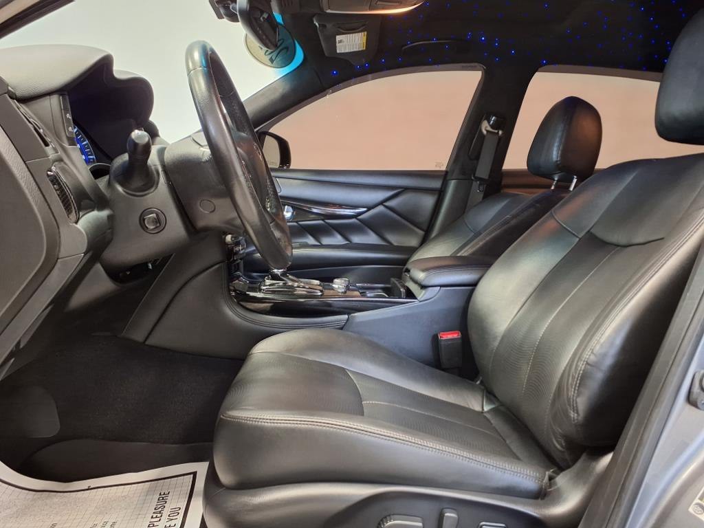 2018 INFINITI Q70 Image 16