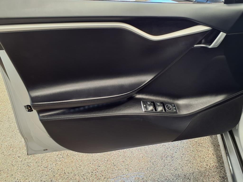 2017 Tesla Model S Image 12