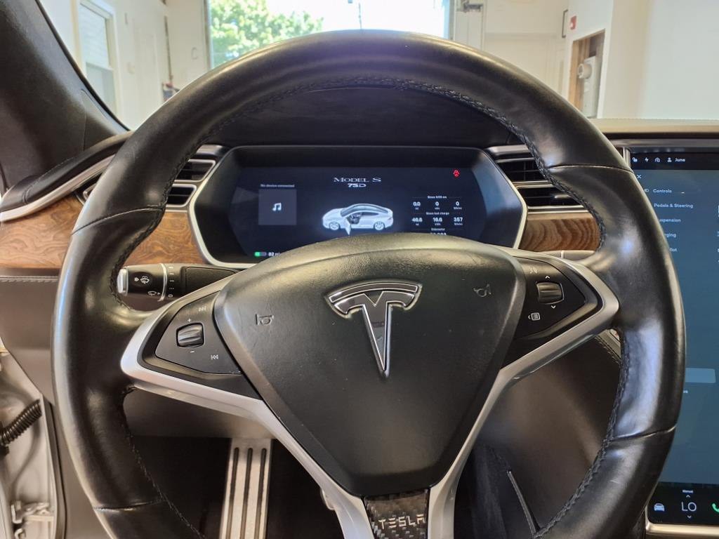 2017 Tesla Model S Image 18