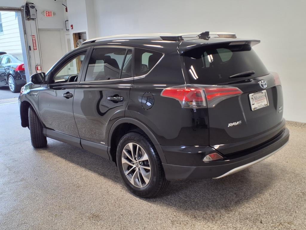 2016 Toyota Rav4 Image 2