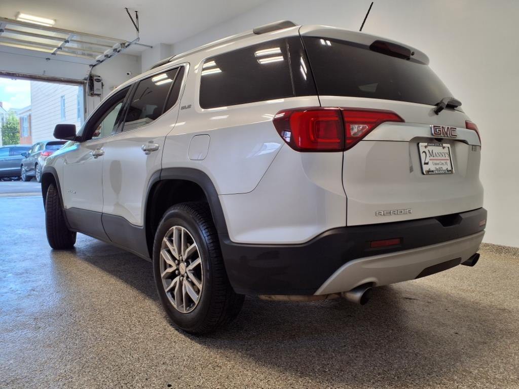 2019 GMC Acadia Image 2
