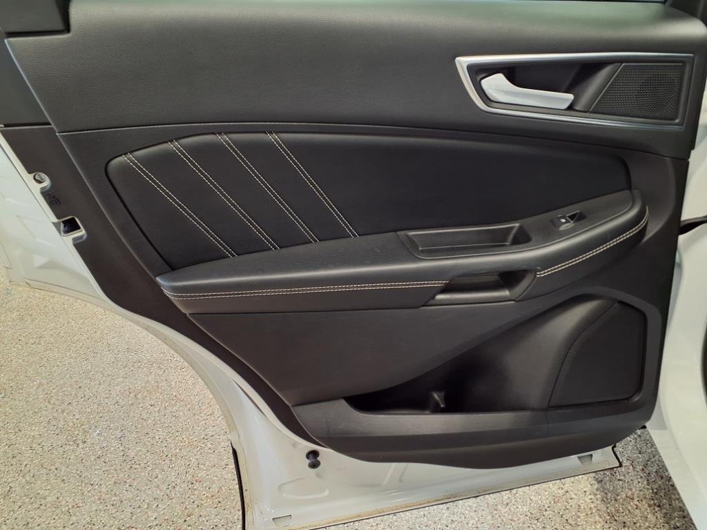 2021 Ford Edge Image 9