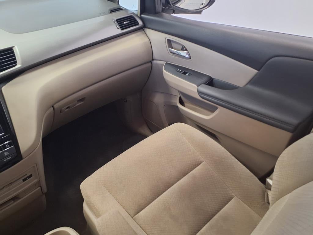 2016 Honda Odyssey Image 11