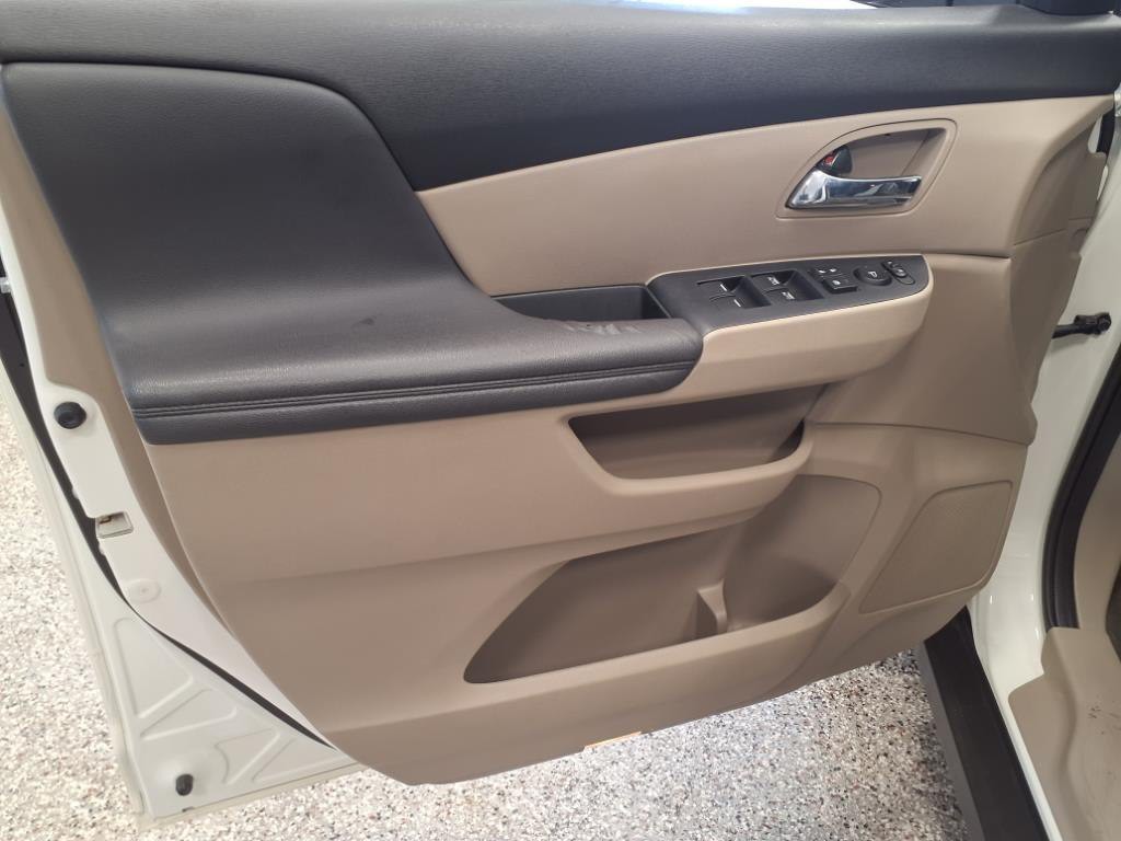 2016 Honda Odyssey Image 12