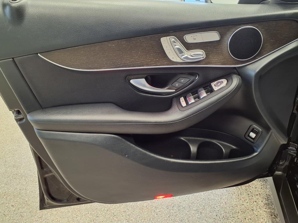 2020 Mercedes-Benz GLC-Class Image 12