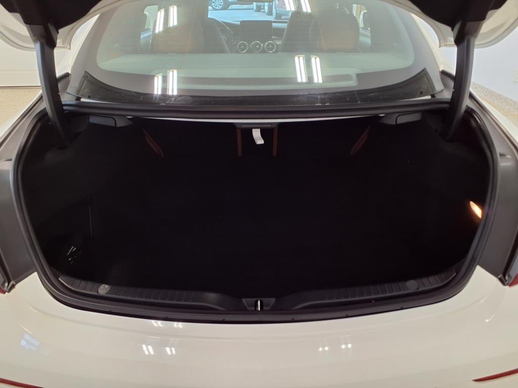 2018 Mercedes-Benz C-Class Image 8