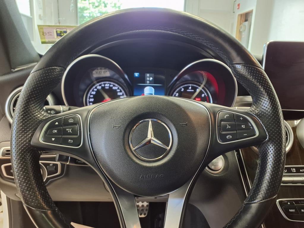 2018 Mercedes-Benz C-Class Image 18