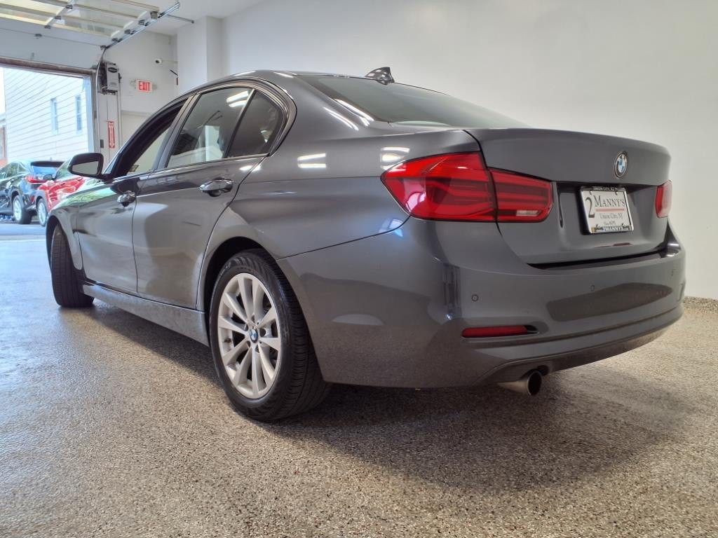 2016 BMW 3 Series Image 2