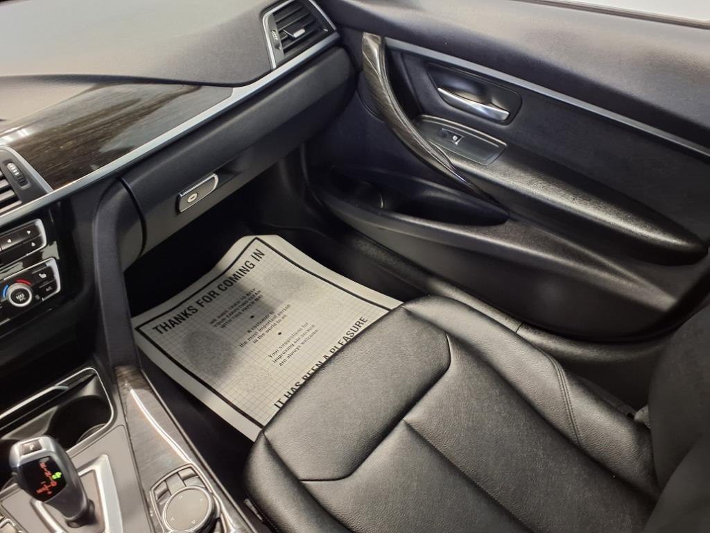 2016 BMW 3 Series Image 13