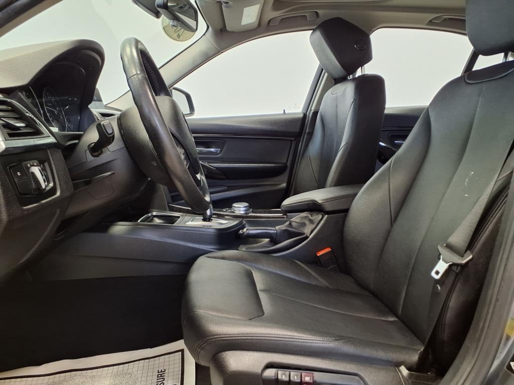 2016 BMW 3 Series Image 16