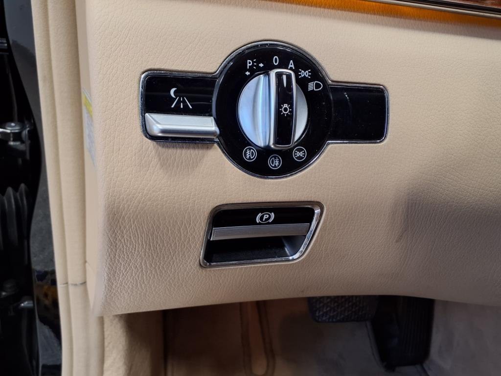 2008 Mercedes-Benz S-Class Image 16
