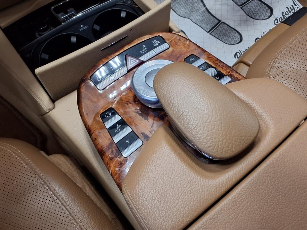 2008 Mercedes-Benz S-Class Image 17