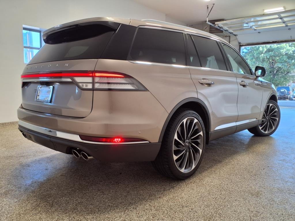 2020 Lincoln Aviator Image 3
