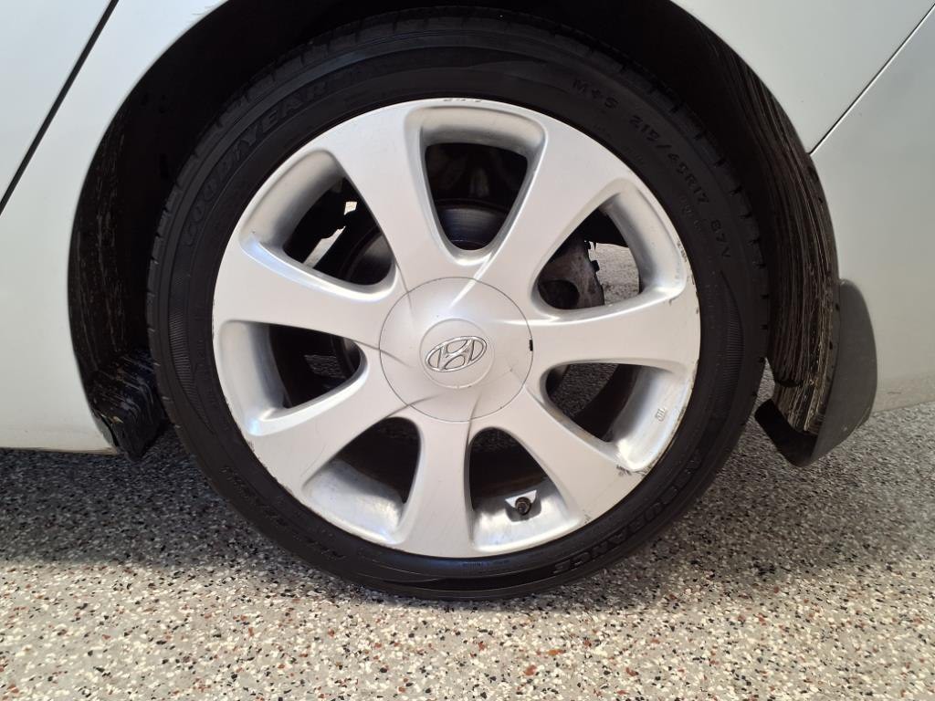 2013 Hyundai Elantra Image 7