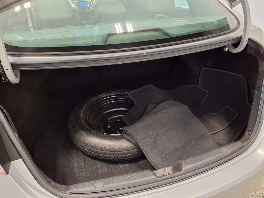 2013 Hyundai Elantra Image 9