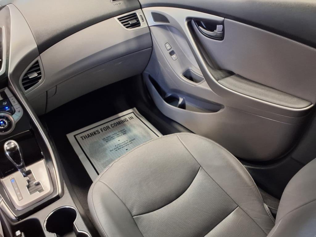 2013 Hyundai Elantra Image 11