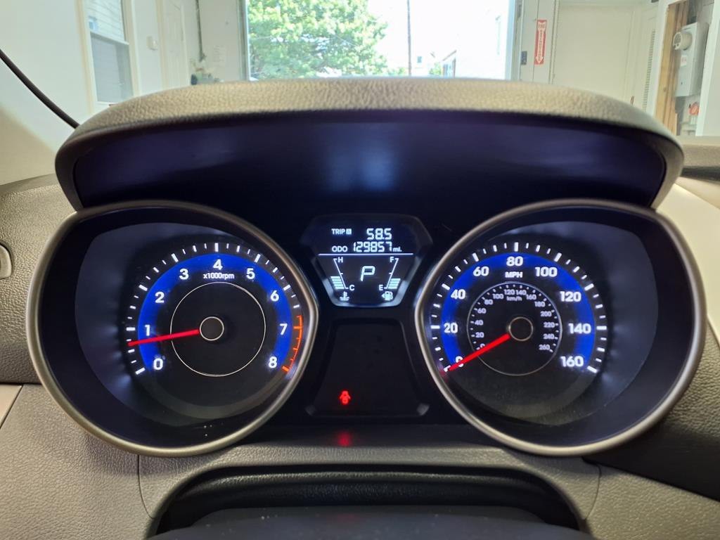 2013 Hyundai Elantra Image 21
