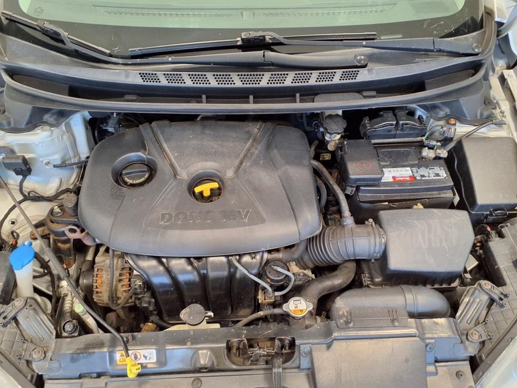 2013 Hyundai Elantra Image 22