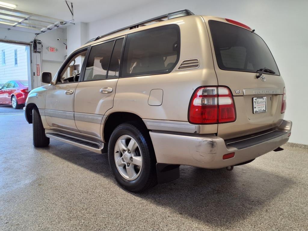 2003 Toyota Land Cruiser Image 2