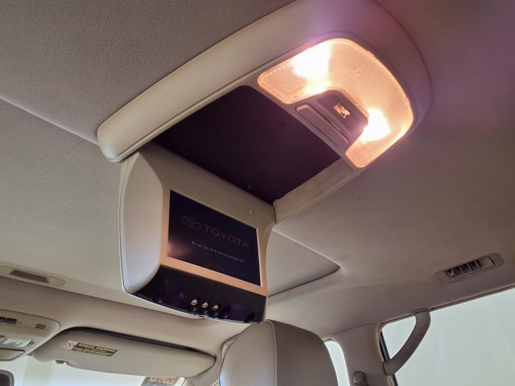 2003 Toyota Land Cruiser Image 11