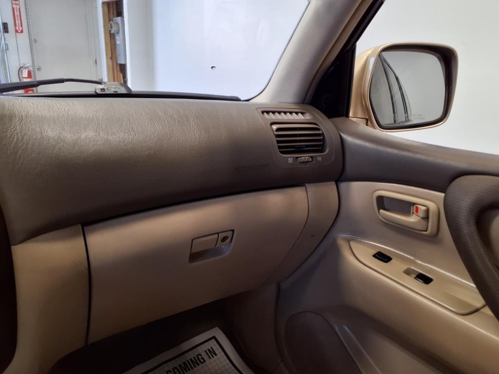 2003 Toyota Land Cruiser Image 13