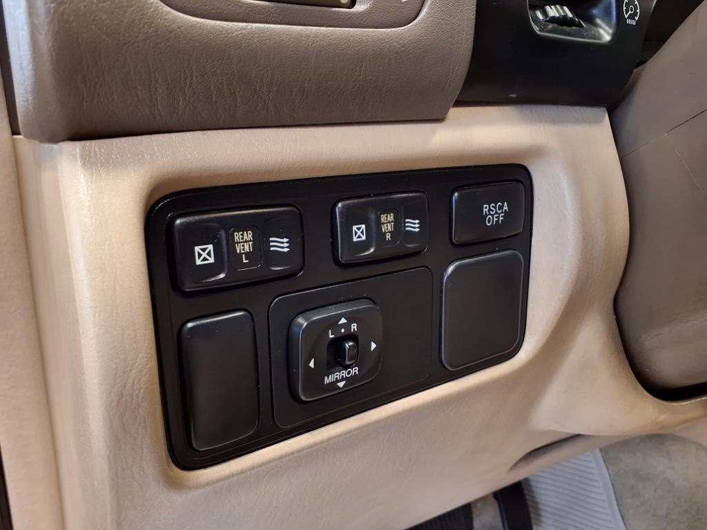 2003 Toyota Land Cruiser Image 17