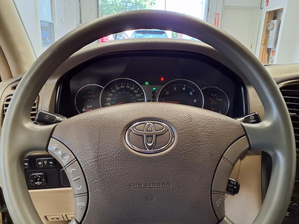 2003 Toyota Land Cruiser Image 20